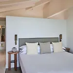 Baia Di Sardinia, Curio Collection By Hilton 4* Chia