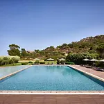 Baia Di Sardinia, Curio Collection By Hilton 4* Chia