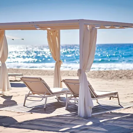 منتجع Baia Di Sardinia, Curio Collection By Hilton شيا