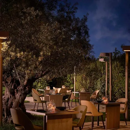 Baia Di Sardinia, Curio Collection By Hilton منتجع