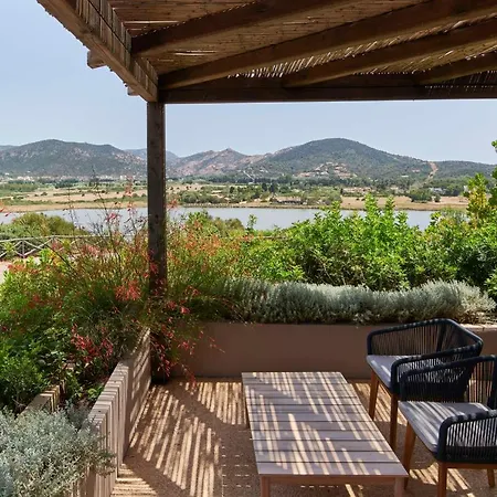 Baia Di Sardinia, Curio Collection By Hilton منتجع