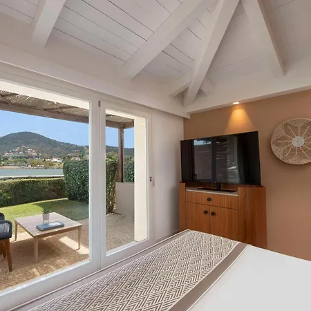 Baia Di Sardinia, Curio Collection By Hilton