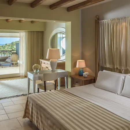 Baia Di Sardinia, Curio Collection By Hilton منتجع شيا