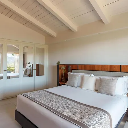 Baia Di Sardinia, Curio Collection By Hilton 4*