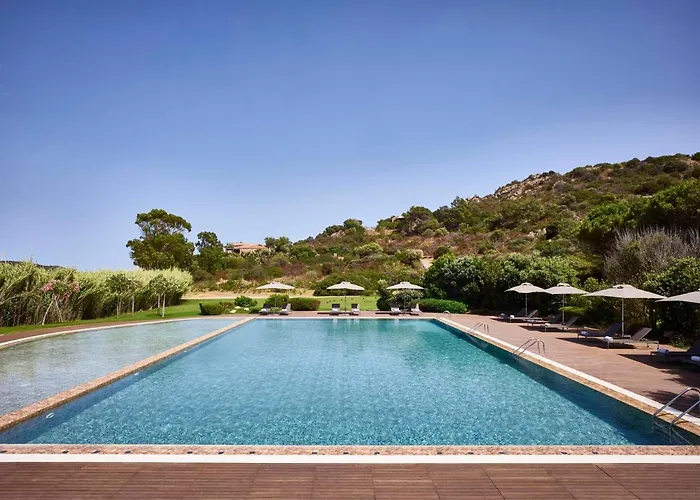 Baia Di Sardinia, Curio Collection By Hilton 4* Chia