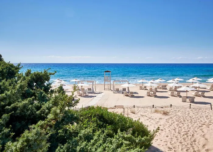 Üdülőközpont Baia Di Sardinia, Curio Collection By Hilton 4*