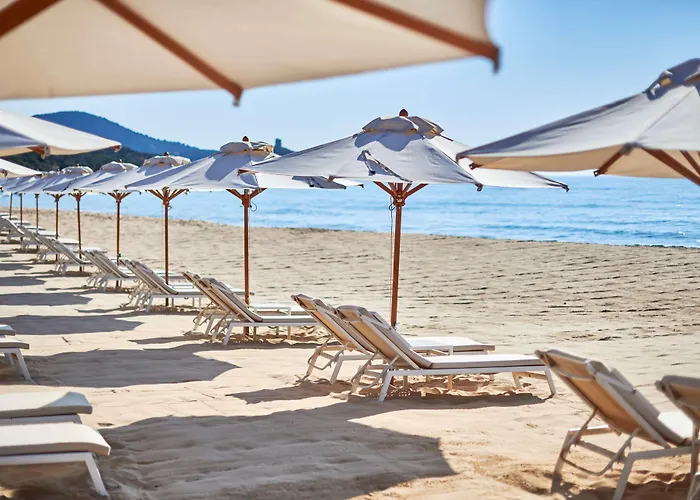 Baia Di Sardinia, Curio Collection By Hilton 4* Chia