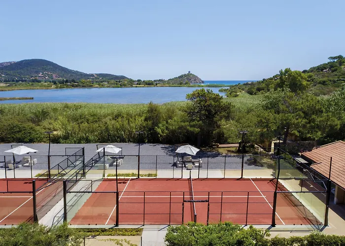 Baia Di Sardinia, Curio Collection By Hilton Üdülőközpont 4*