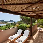 Baia Di Sardinia, Curio Collection By Hilton 4* Chia