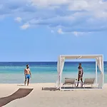 Resort Baia Di Sardinia, Curio Collection By Hilton 4*