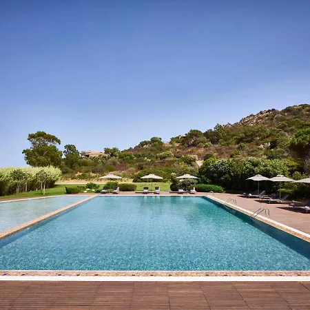 Baia Di Sardinia, Curio Collection By Hilton 4* Chia