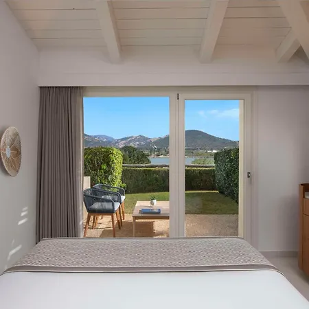 Baia Di Sardinia, Curio Collection By Hilton 5*