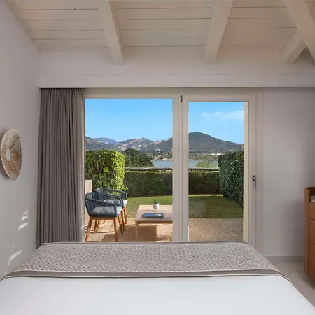Rezort Baia Di Sardinia, Curio Collection By Hilton 5*