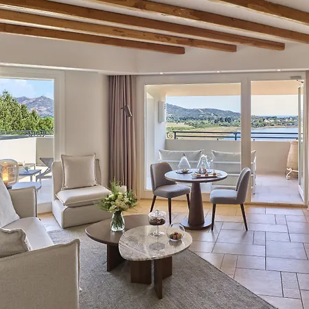 Baia Di Sardinia, Curio Collection By Hilton Ośrodek wypoczynkowy Chia