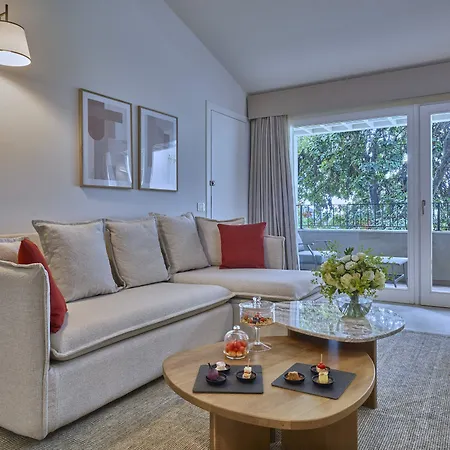 Baia Di Sardinia, Curio Collection By Hilton 4*