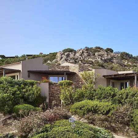 Baia Di Sardinia, Curio Collection By Hilton Station touristique 4*