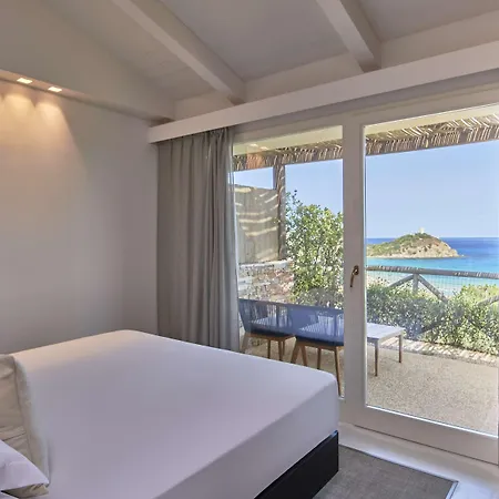 Baia Di Sardinia, Curio Collection By Hilton 4* キア