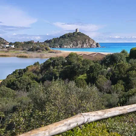 Baia Di Sardinia, Curio Collection By Hilton Station touristique