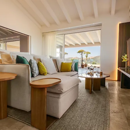 Baia Di Sardinia, Curio Collection By Hilton Resort 4*