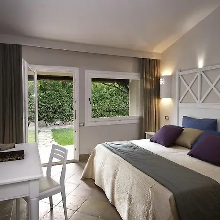 Baia Di Sardinia, Curio Collection By Hilton 5* Chia