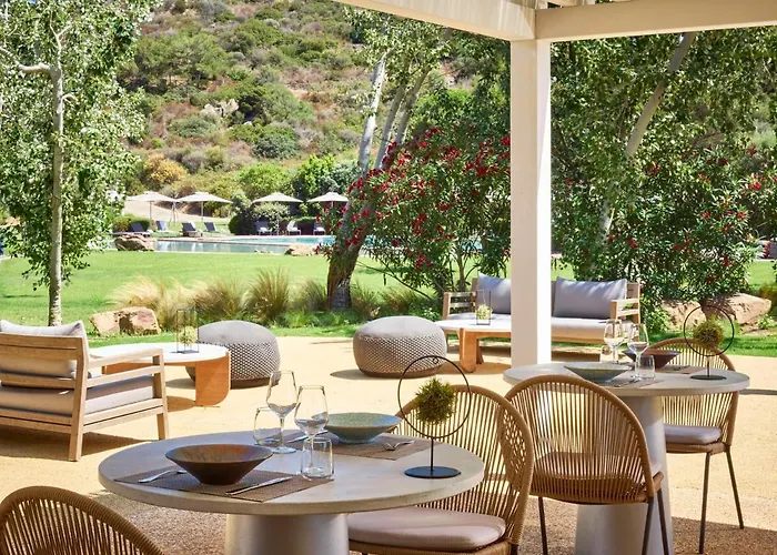 Baia Di Sardinia, Curio Collection By Hilton 4*