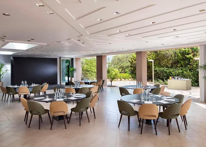 Baia Di Sardinia, Curio Collection By Hilton Resort 4*