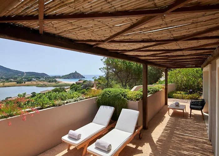Baia Di Sardinia, Curio Collection By Hilton 4* Chia