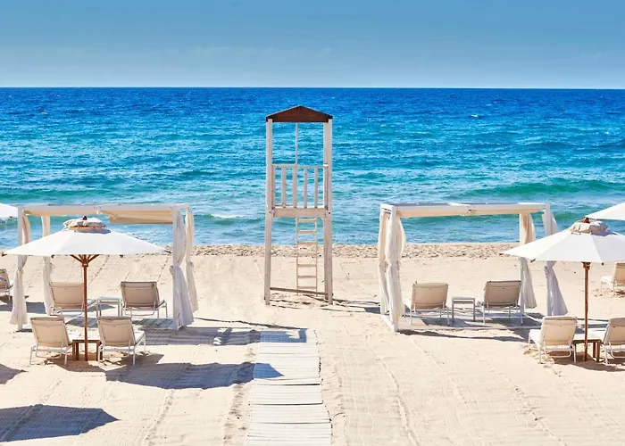 Baia Di Sardinia, Curio Collection By Hilton 4*