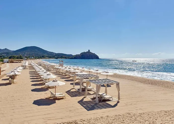 Baia Di Sardinia, Curio Collection By Hilton 4*