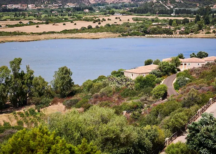 Baia Di Sardinia, Curio Collection By Hilton 4* Chia