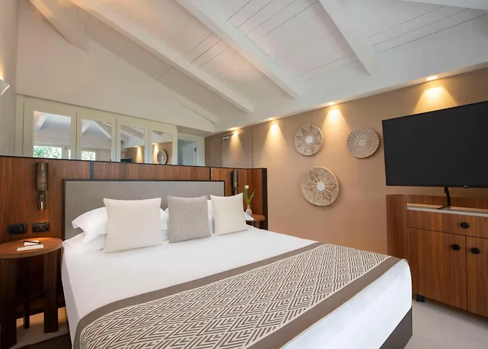 Resort Baia Di Sardinia, Curio Collection By Hilton Chia