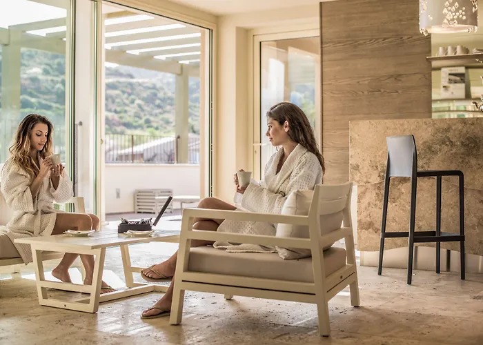 Baia Di Sardinia, Curio Collection By Hilton 4*