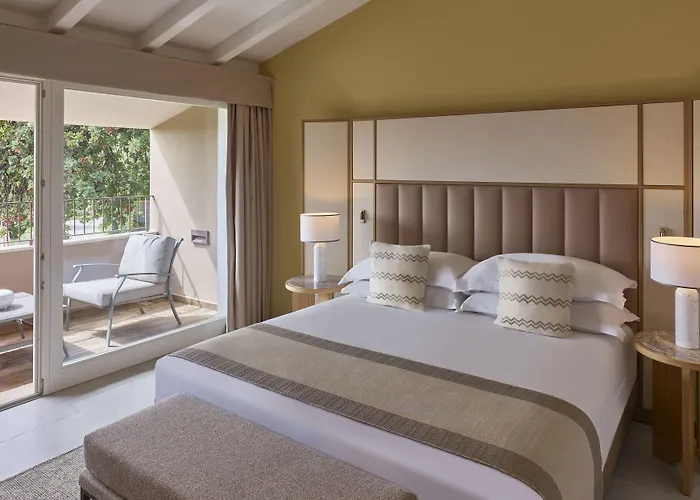 Baia Di Sardinia, Curio Collection By Hilton