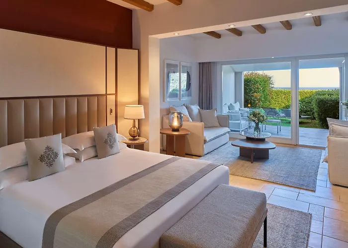 Baia Di Sardinia, Curio Collection By Hilton Resort Chia