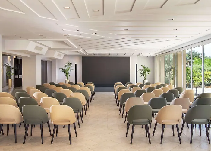 Baia Di Sardinia, Curio Collection By Hilton Resort 4*